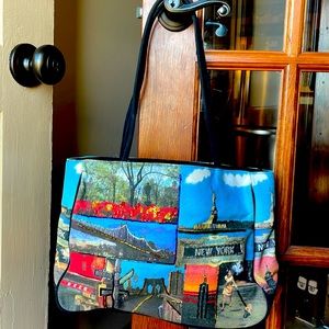 Bag with New York City pictures on it. Very nice! Like new! Excellent condition!
